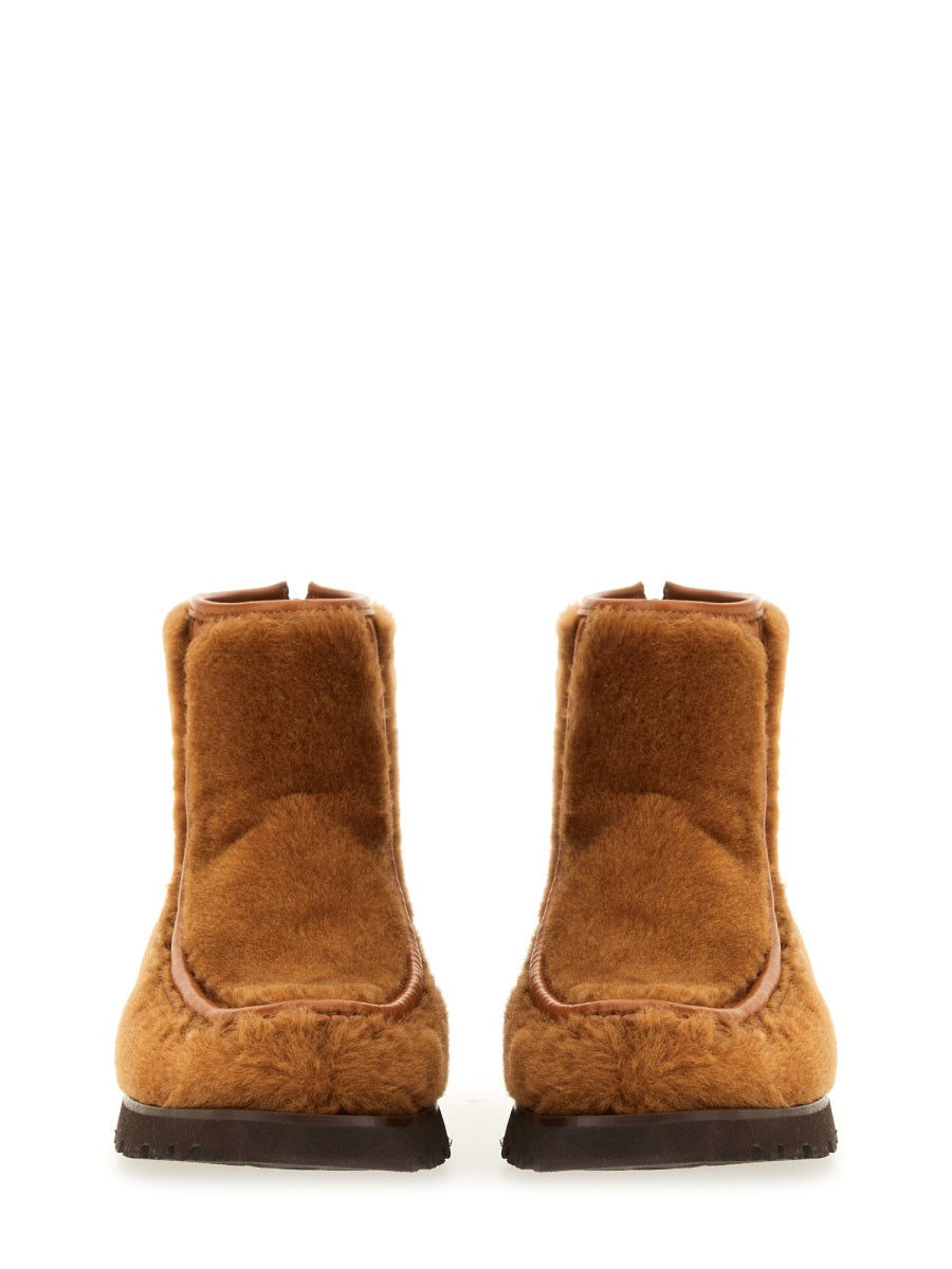 BOOT WITH ZIPPER "ARMENTA"