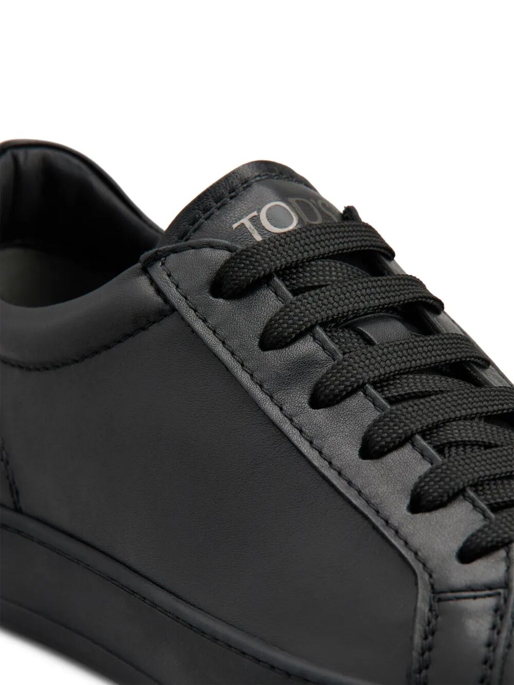 LOW-TOP LEATHER SNEAKERS