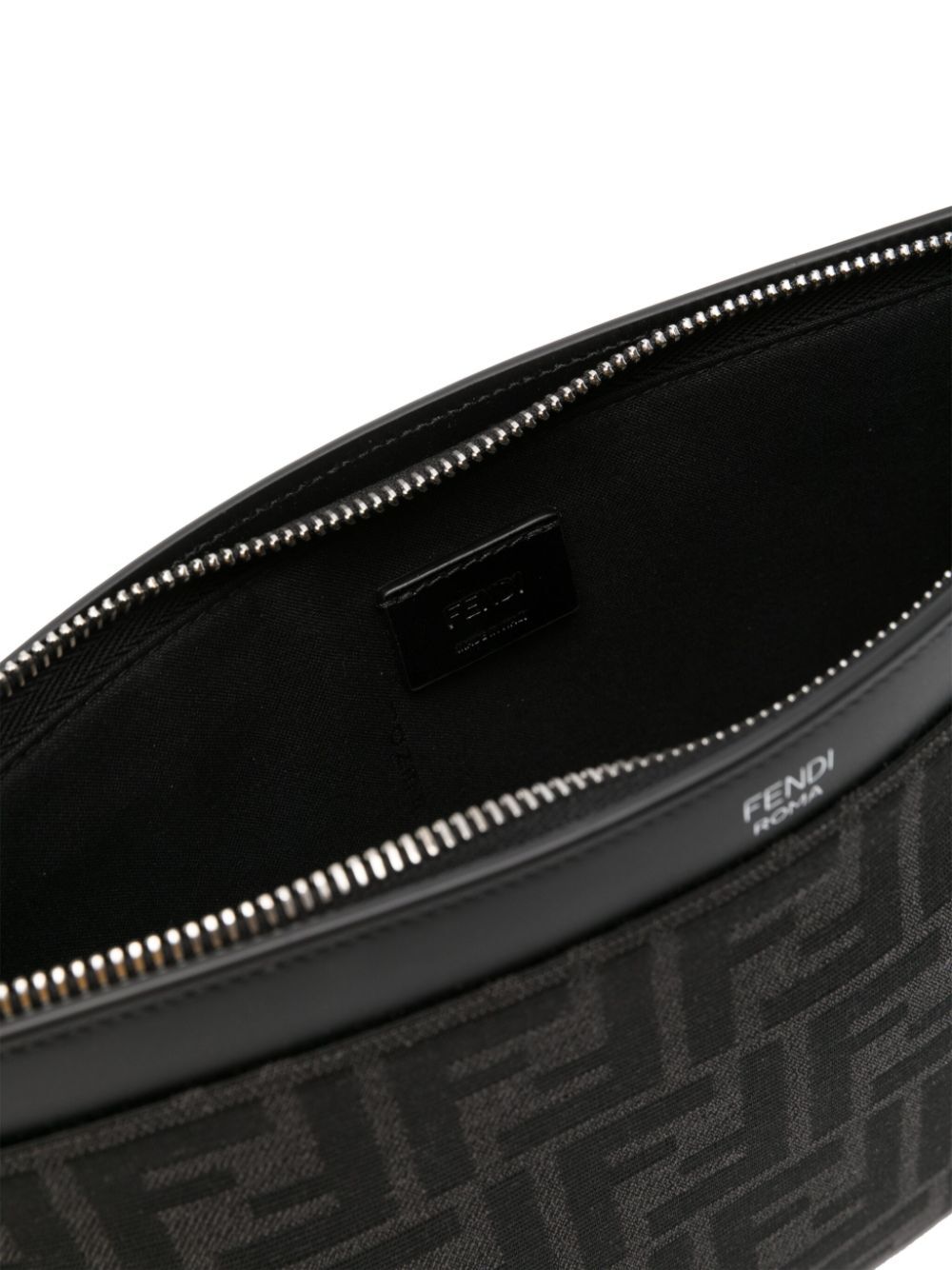 POUCH LOGO MEDIA