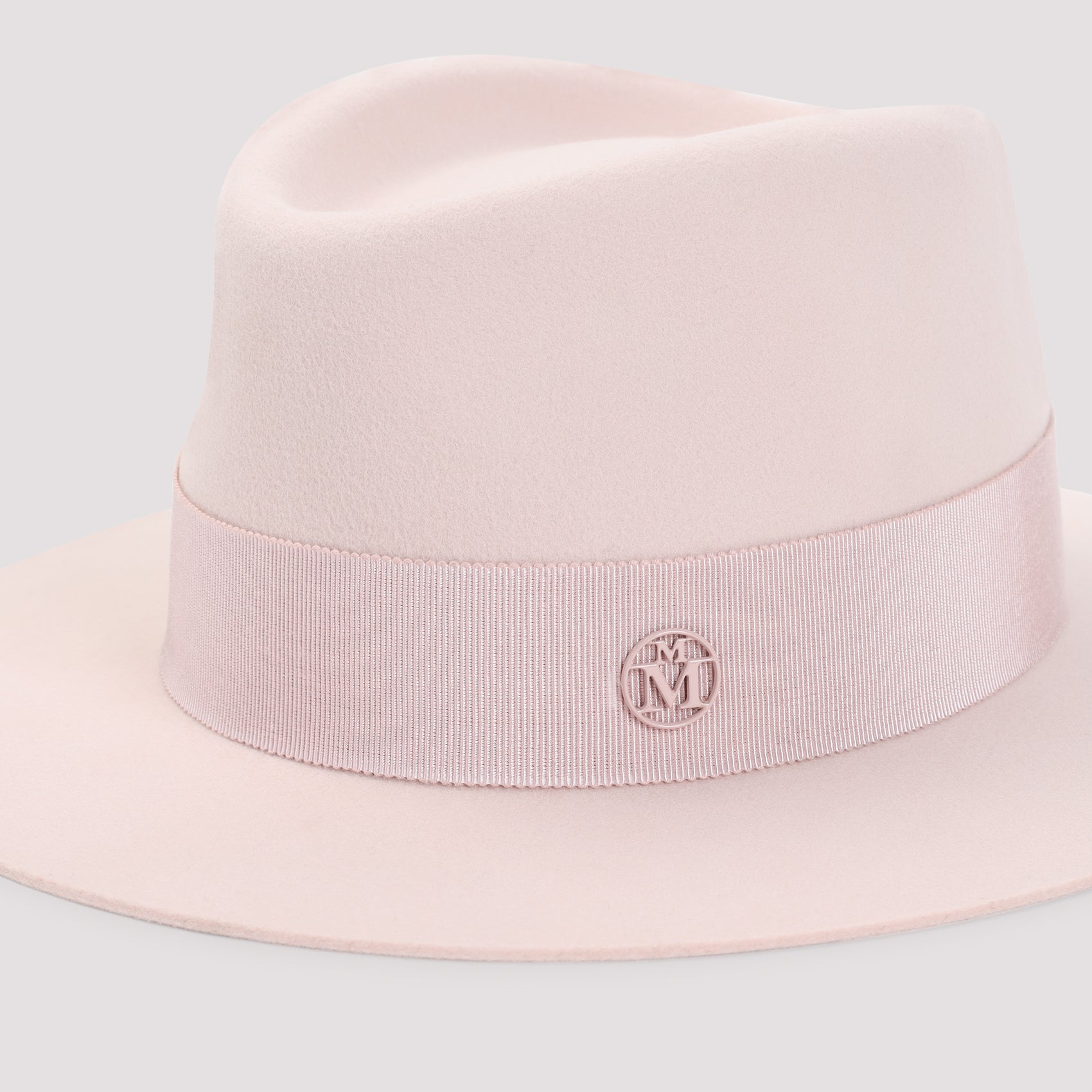 Andre Hat