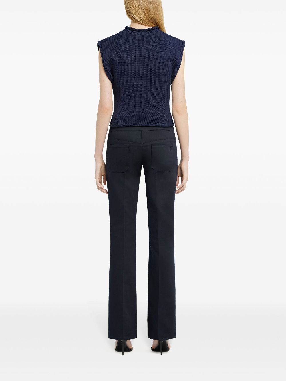 CROPPED SLEEVELES SWEATER