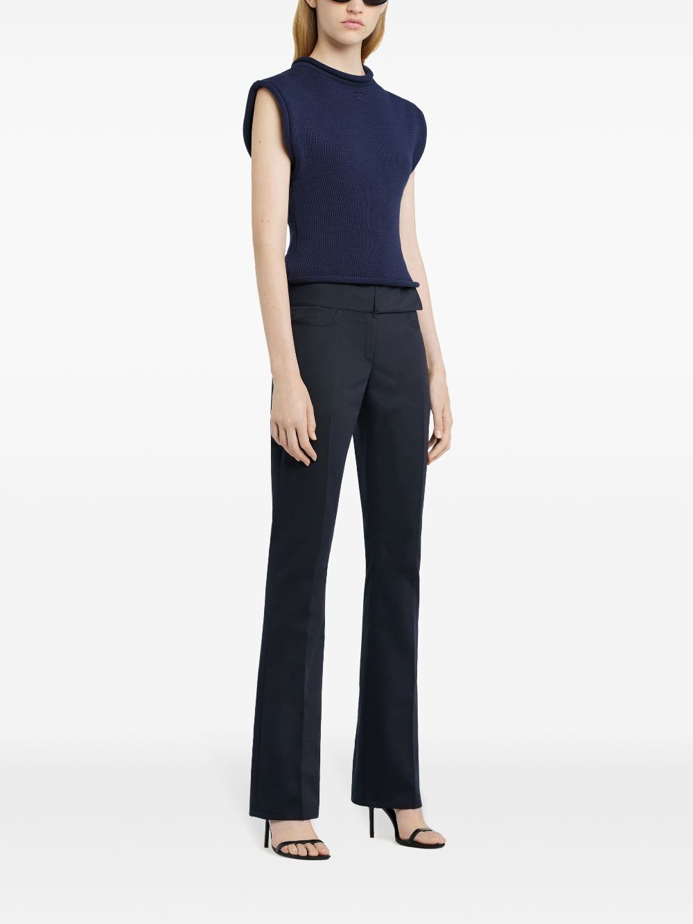 CROPPED SLEEVELES SWEATER