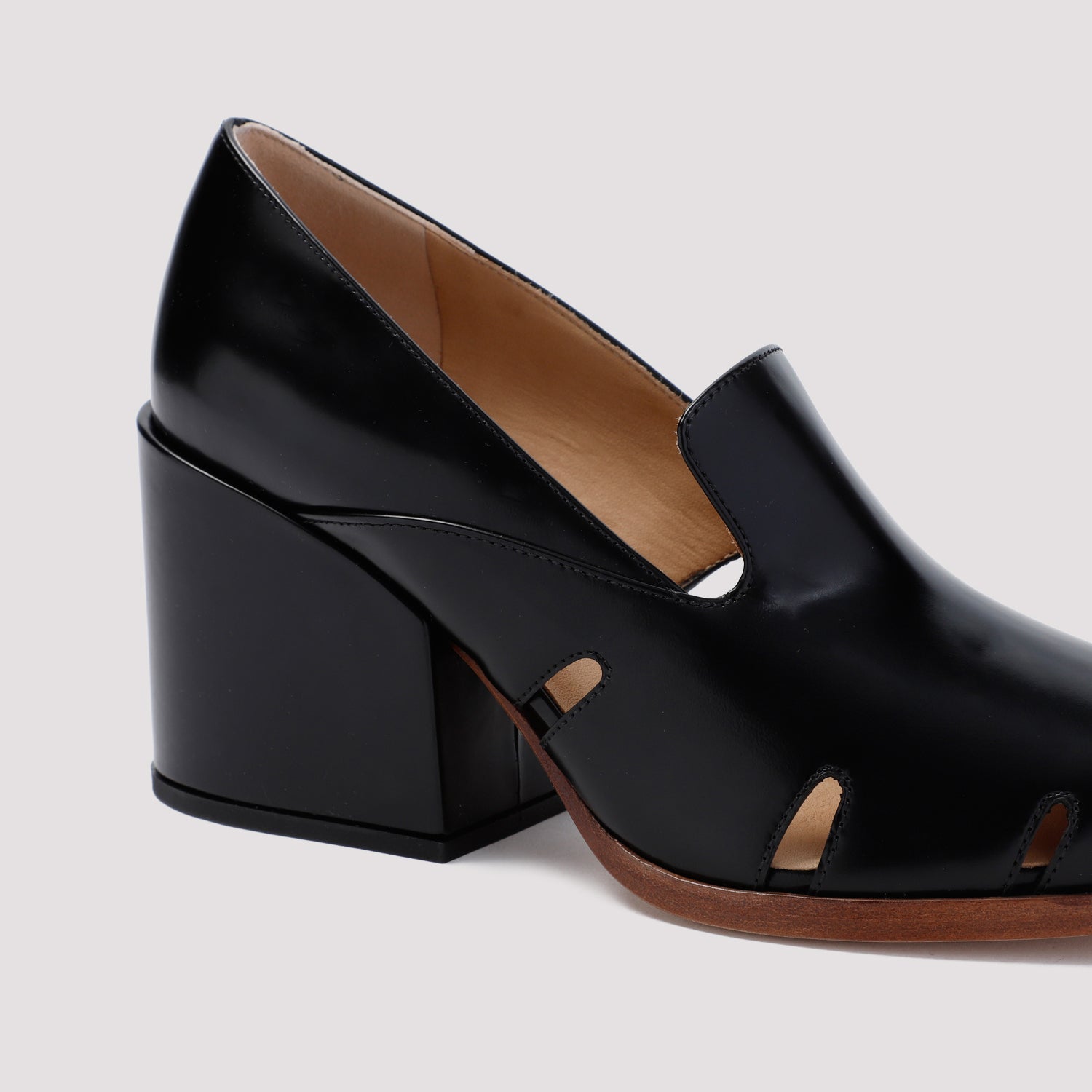 Eliza Pumps