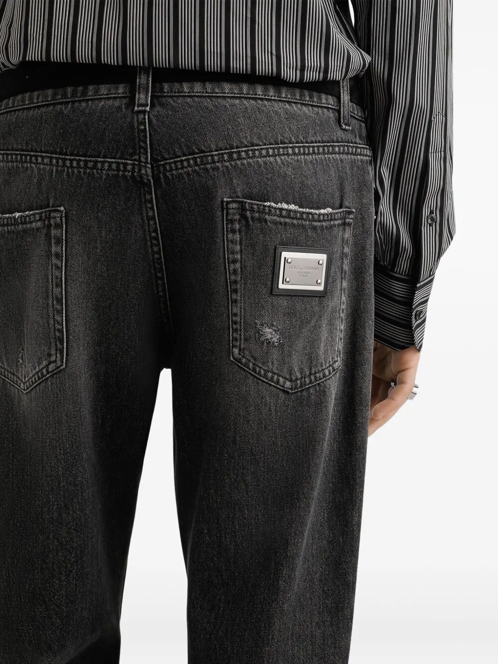 STRAIGHT-LEG DISTRESSED EFFECT JEANS