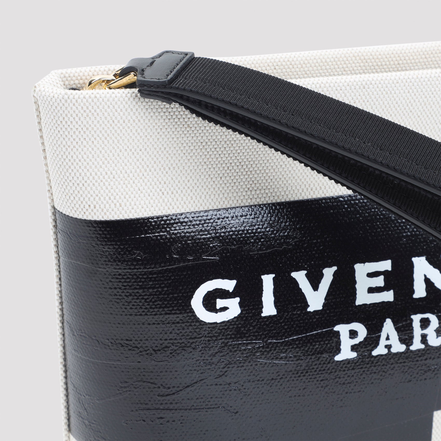 Logo Pouch