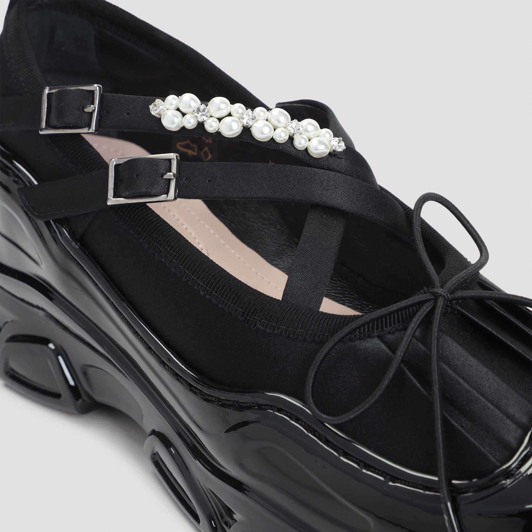 Classic Criss Cross Tracker Ballerina