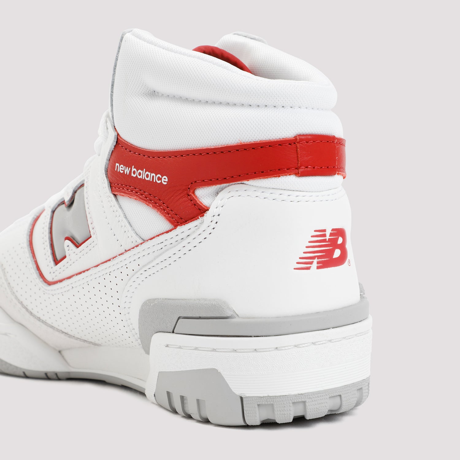 650 Sneakers