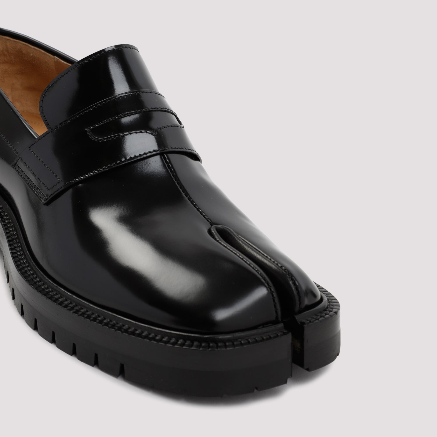 Tabi County Loafer