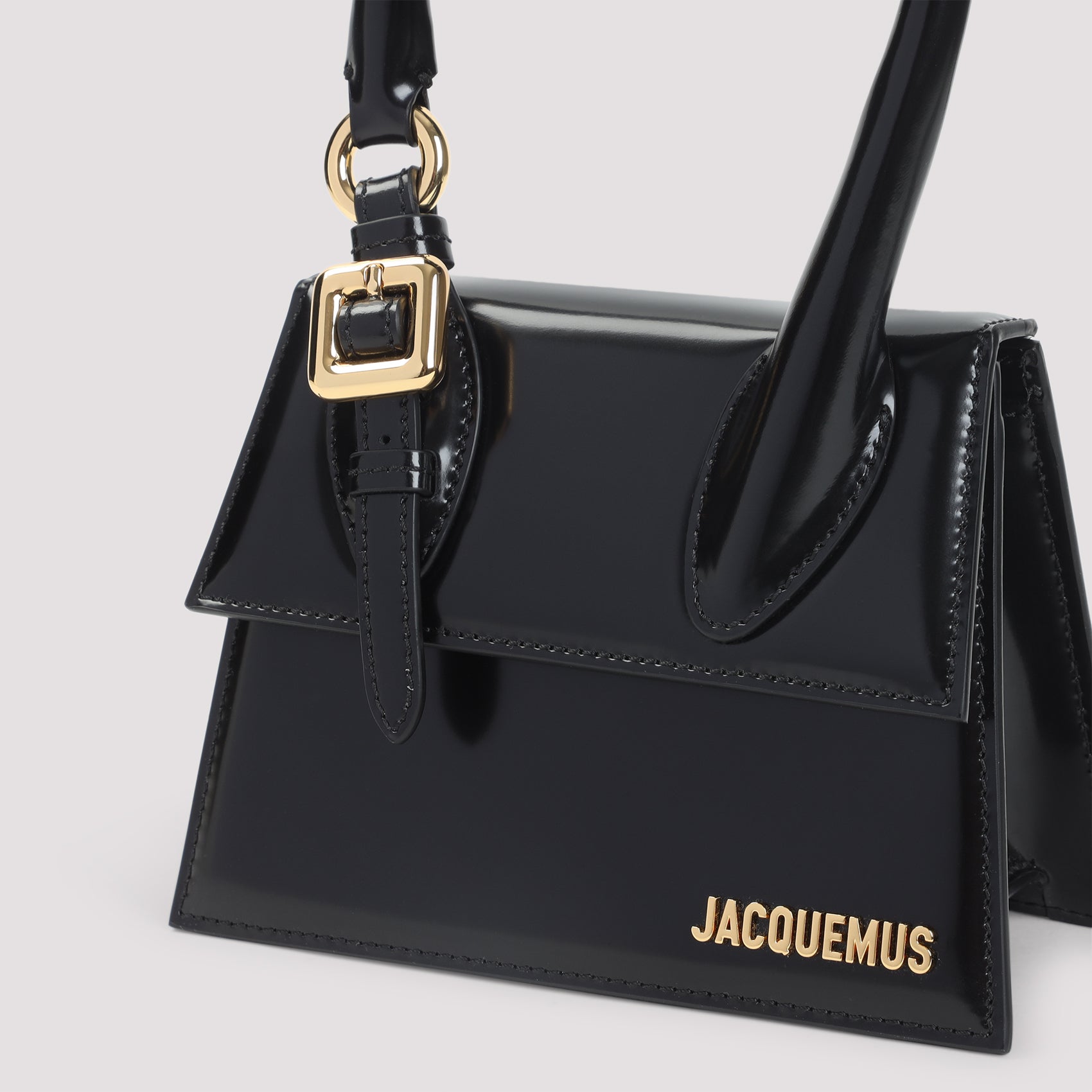 Le Chiquito Moyen Boucle Handbag