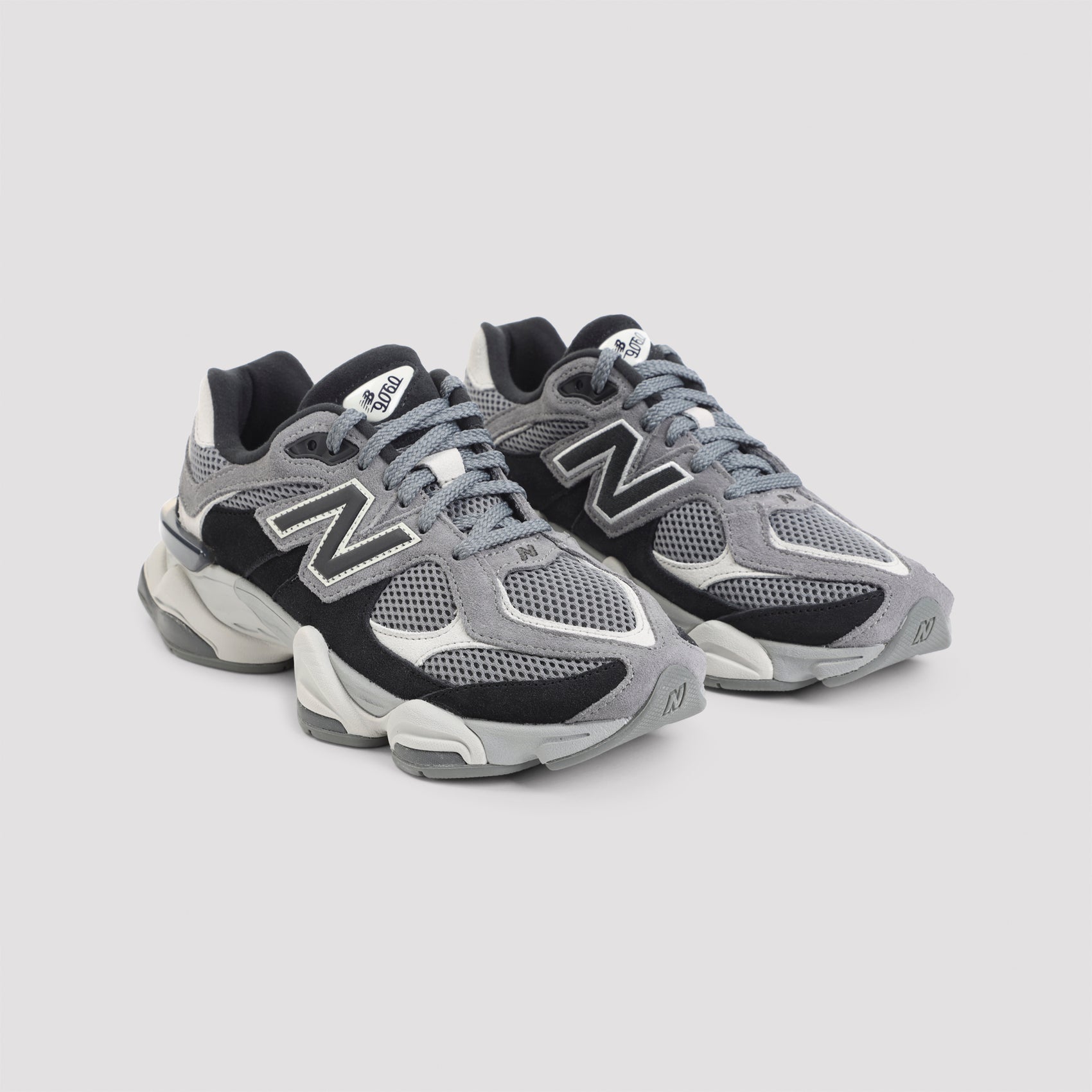 9060 Sneakers