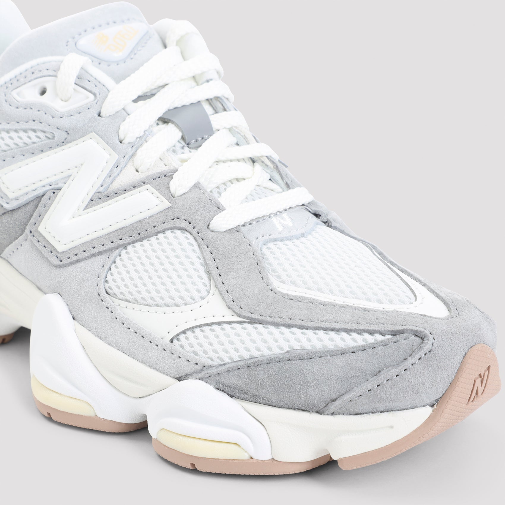 9060 Sneakers