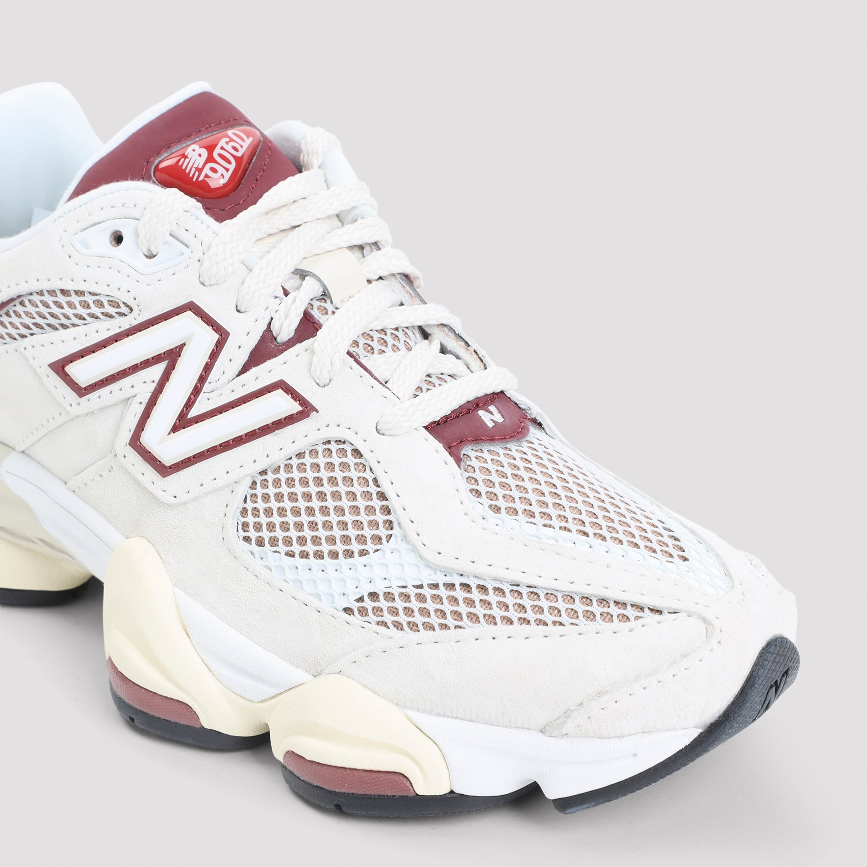 9060 Sneakers