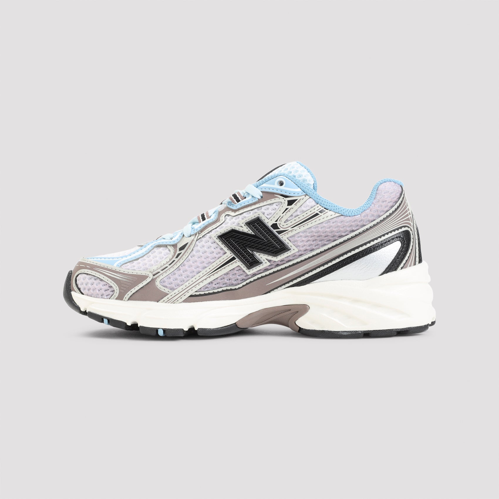 740 Sneakers