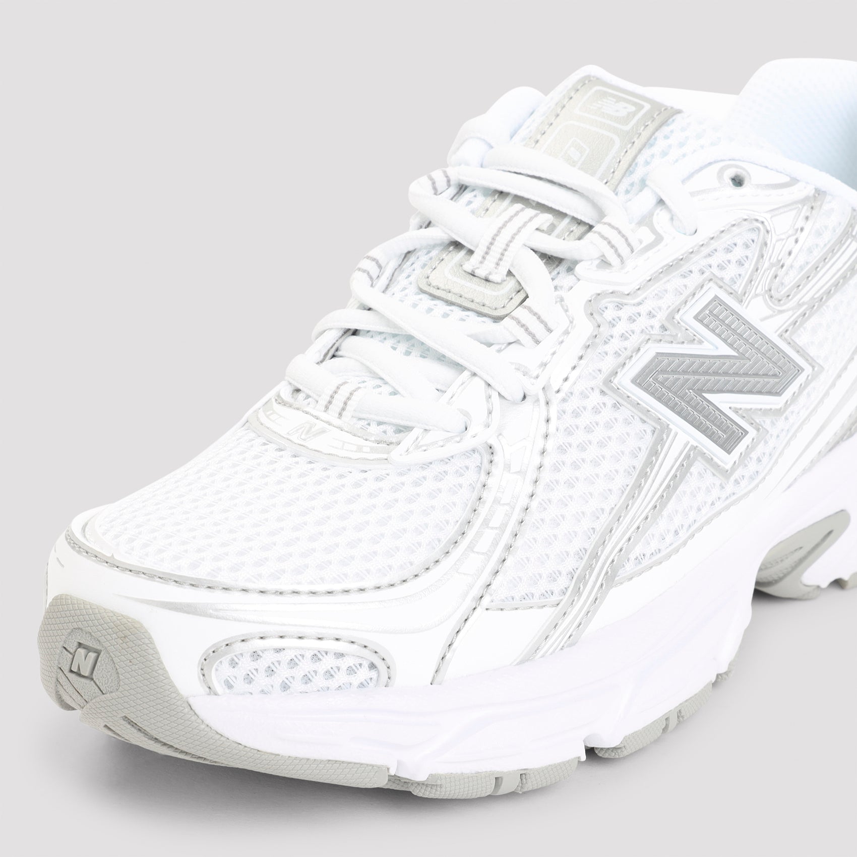 740 Sneakers