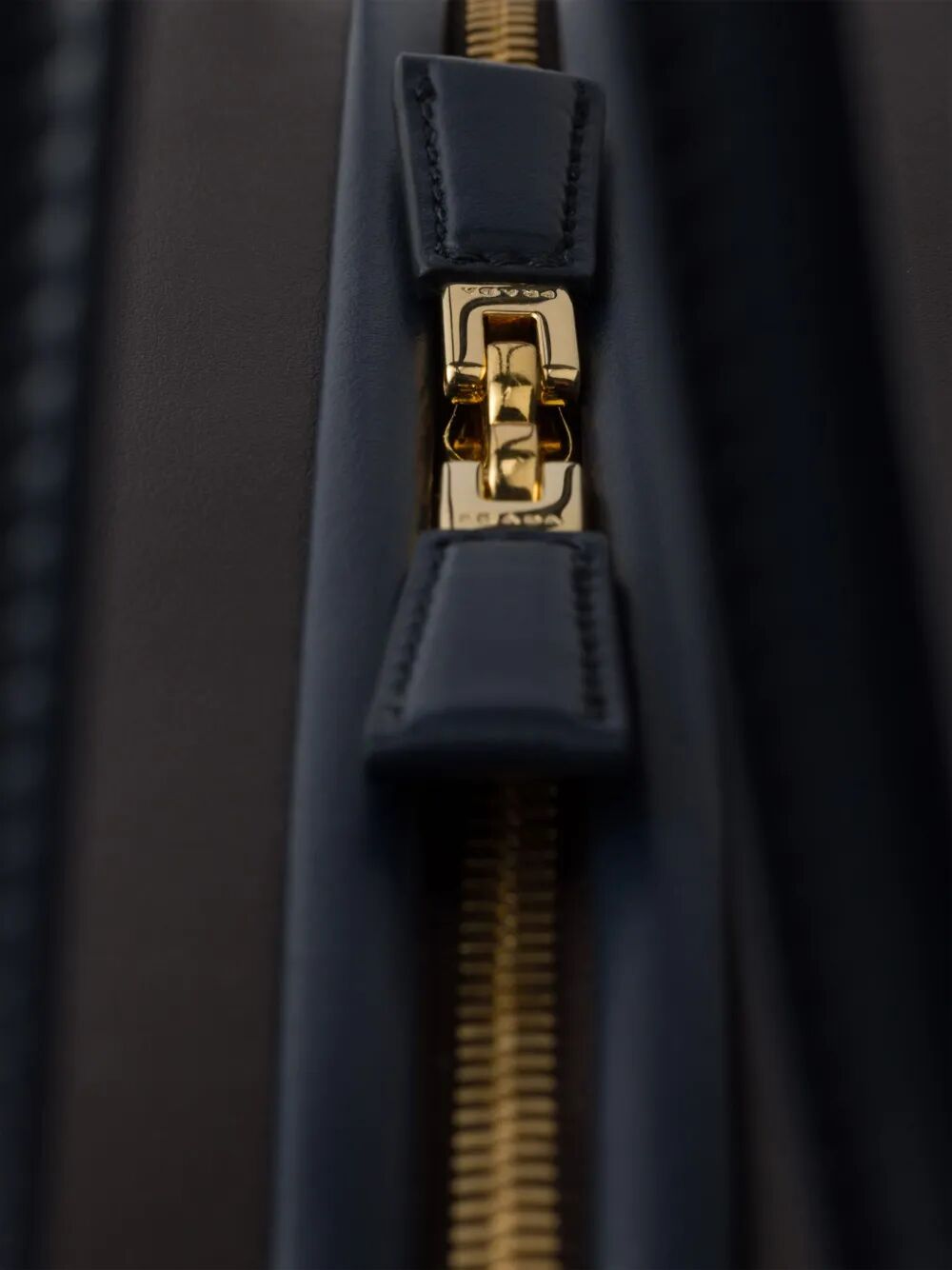 SWING SMOOTH LEATHER SHOULDER BAG