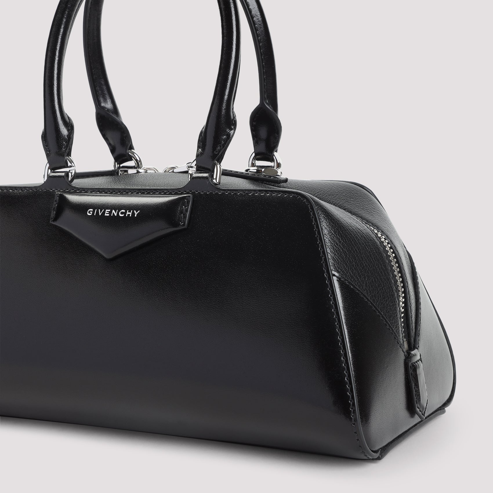 Antigona Ew Small Handbag