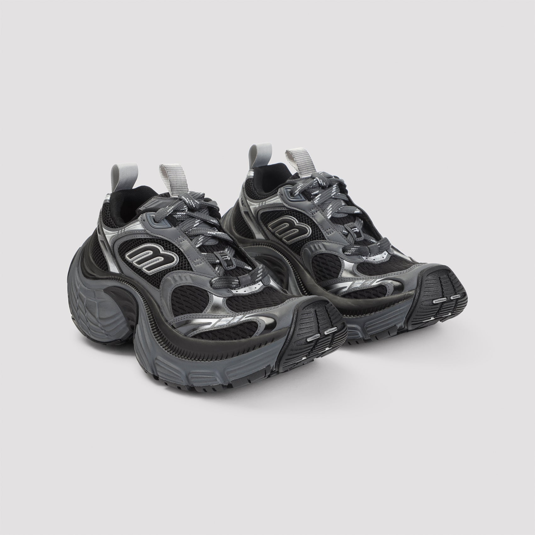 6XL Sneakers
