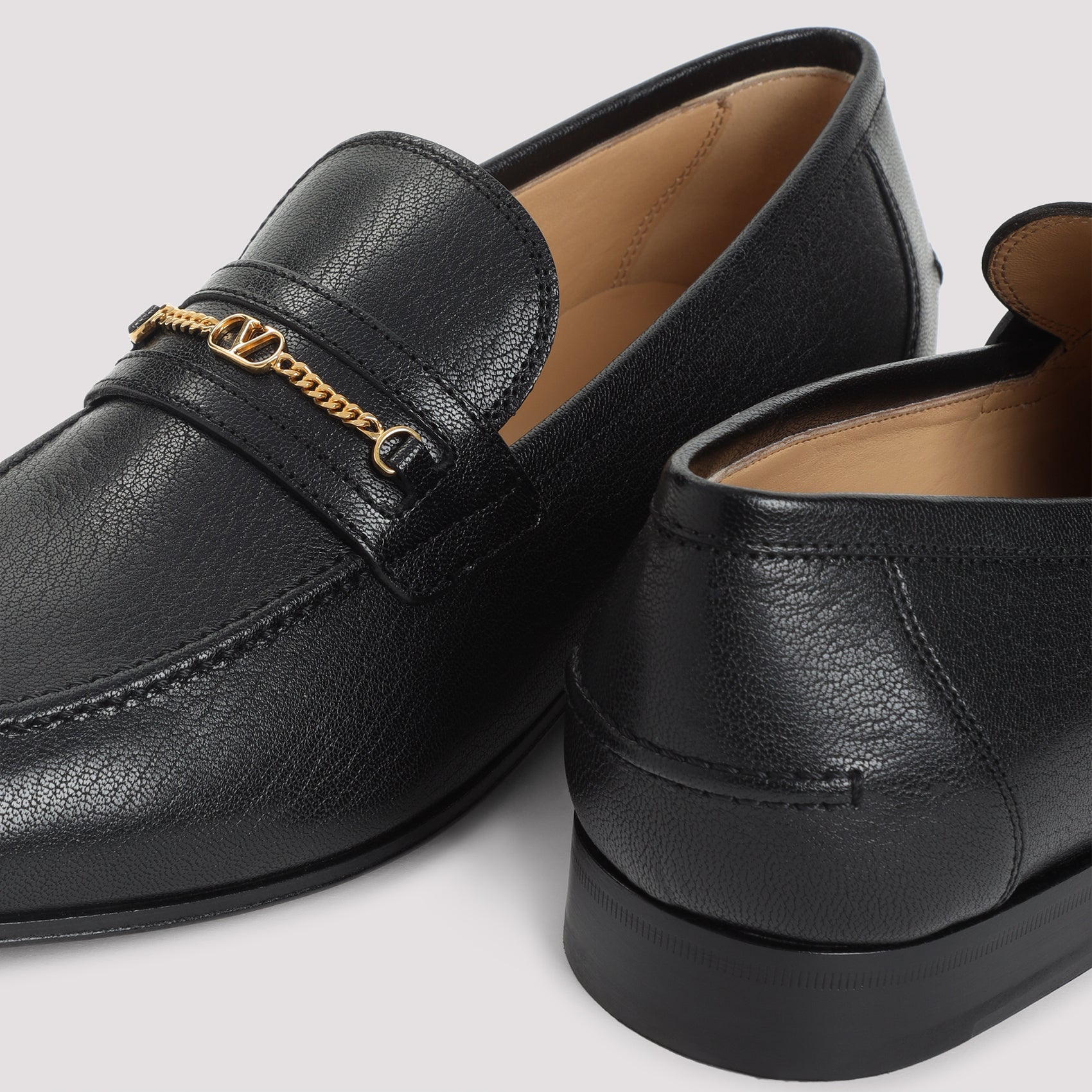 V Logo Signature Loafer