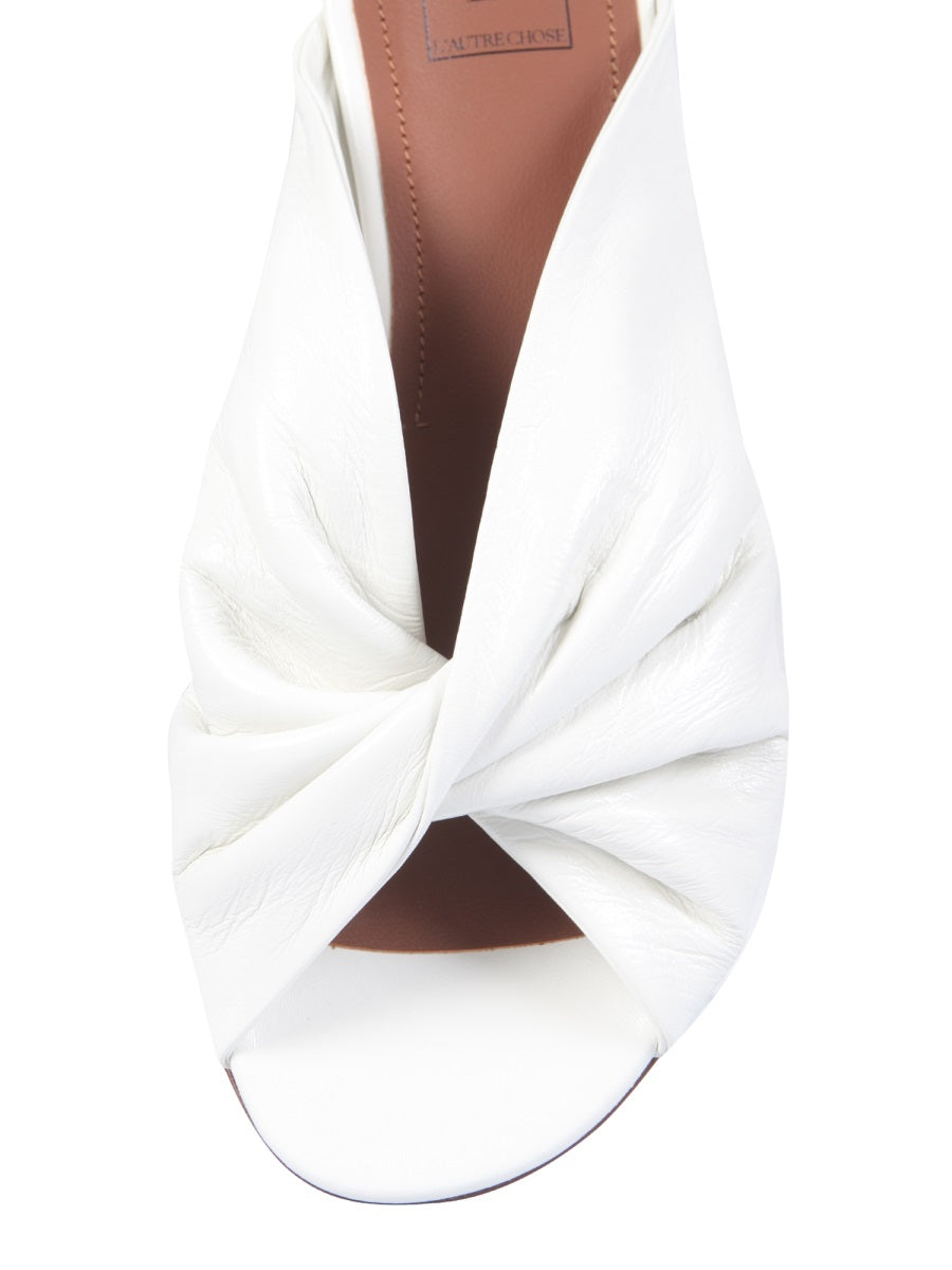 LOW SANDALS