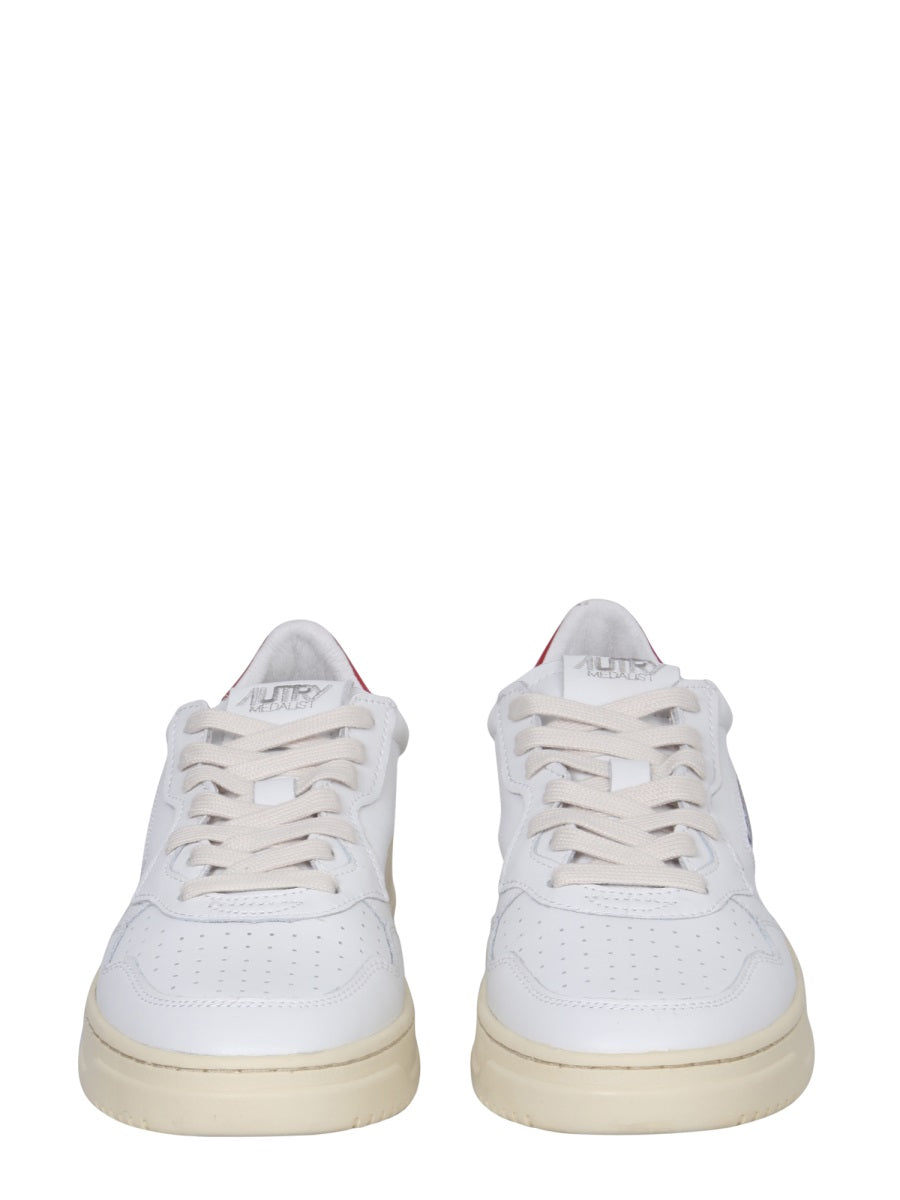 LEATHER SNEAKER