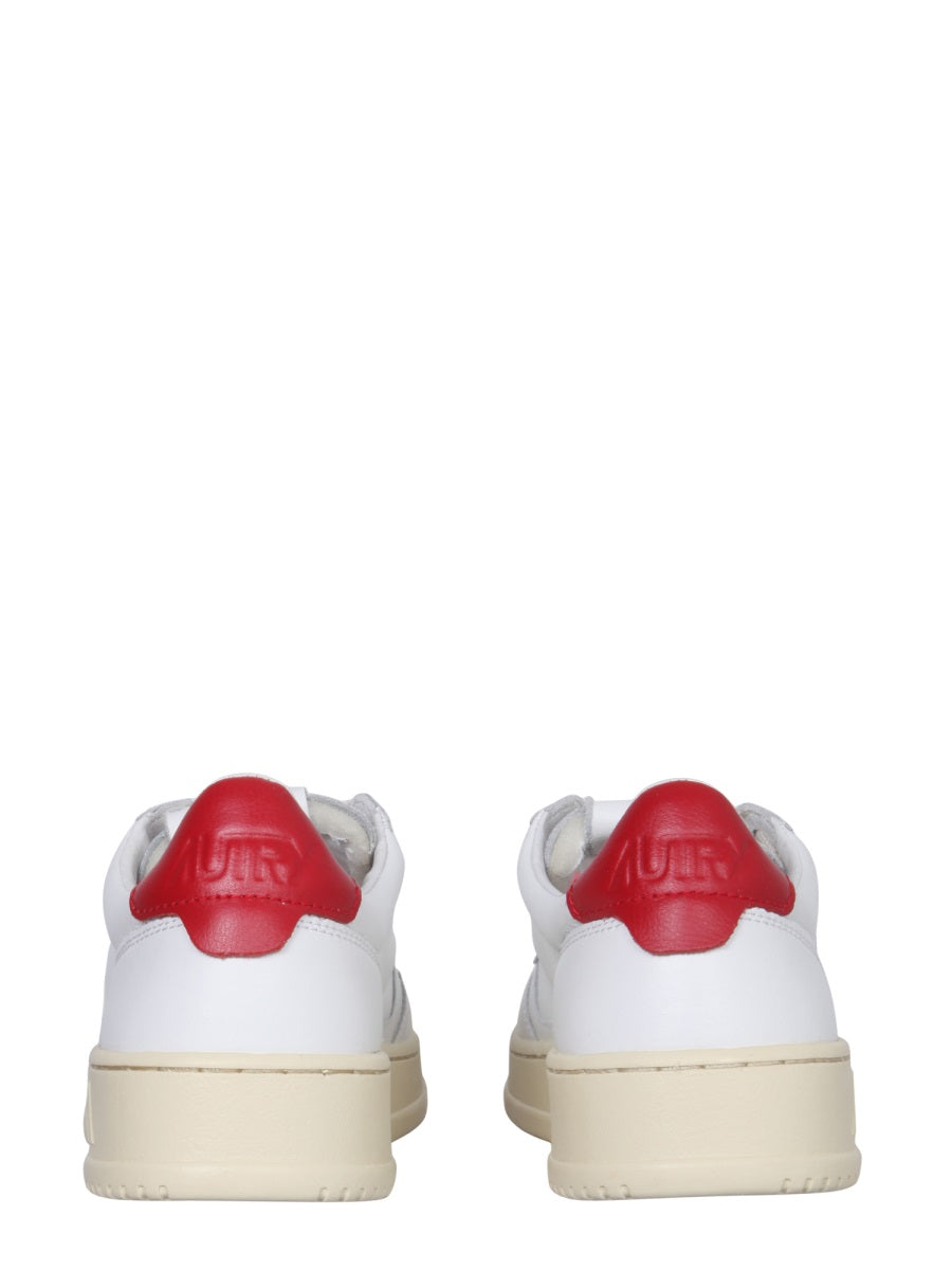 LEATHER SNEAKER