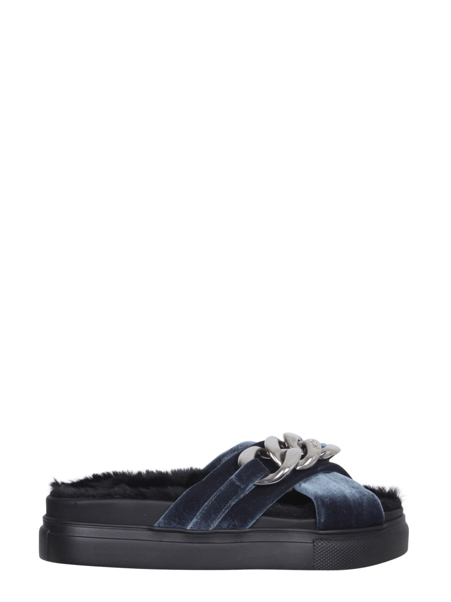 SANDALS WITH OVERSIZED CHAIN