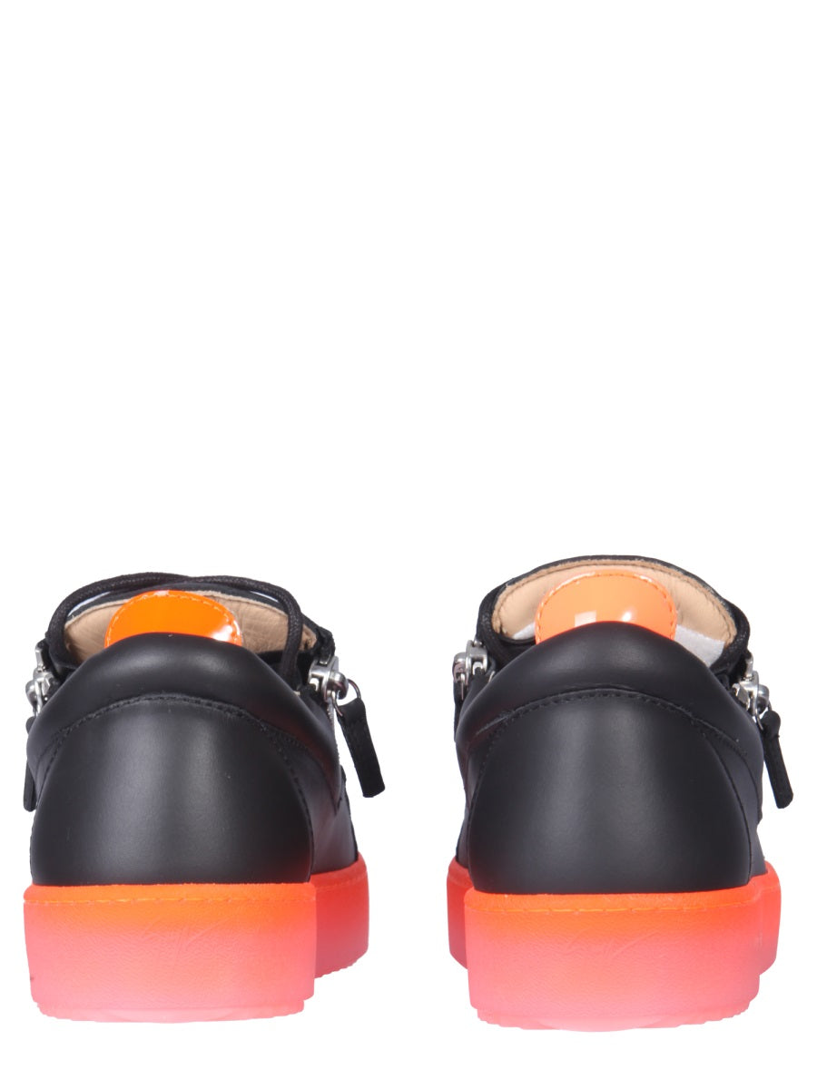 FRANKIE SNEAKERS