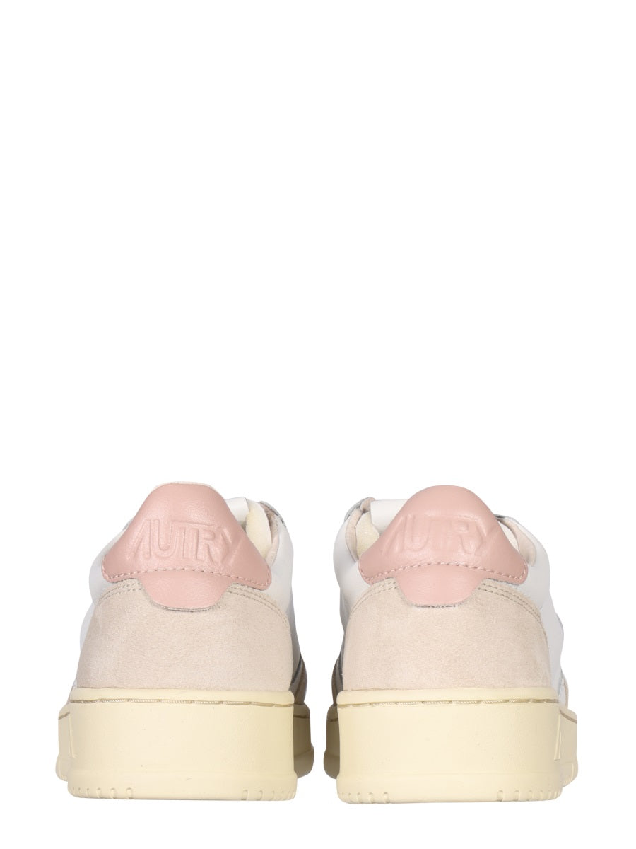 MEDALIST LOW SNEAKER