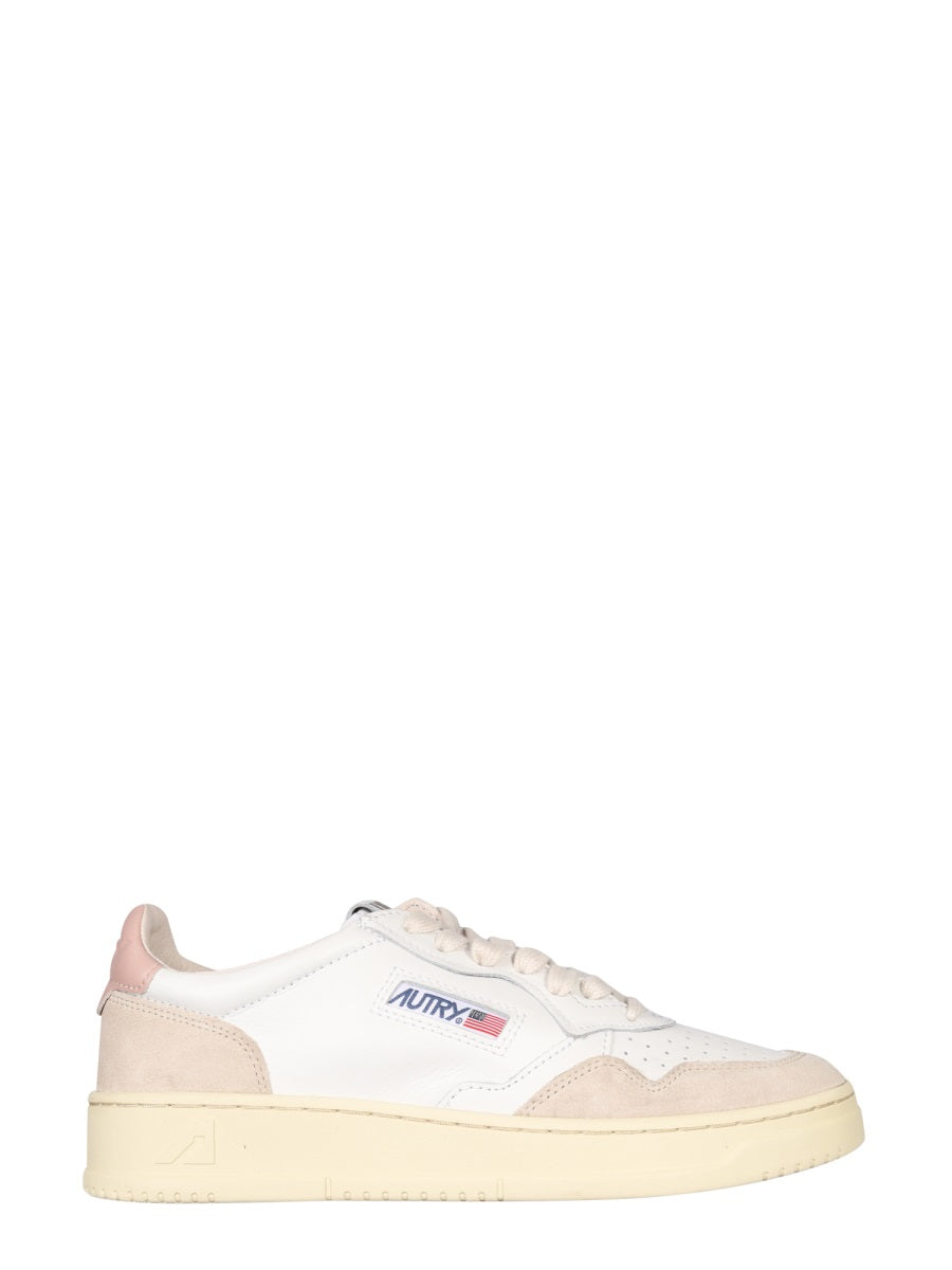 MEDALIST LOW SNEAKER