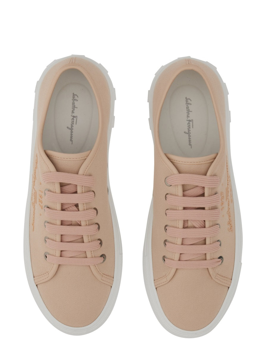 SNEAKER WITH LOGO
