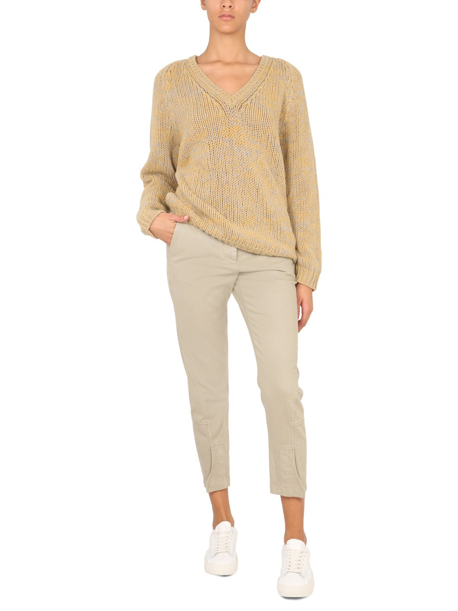 V-NECK SWEATER