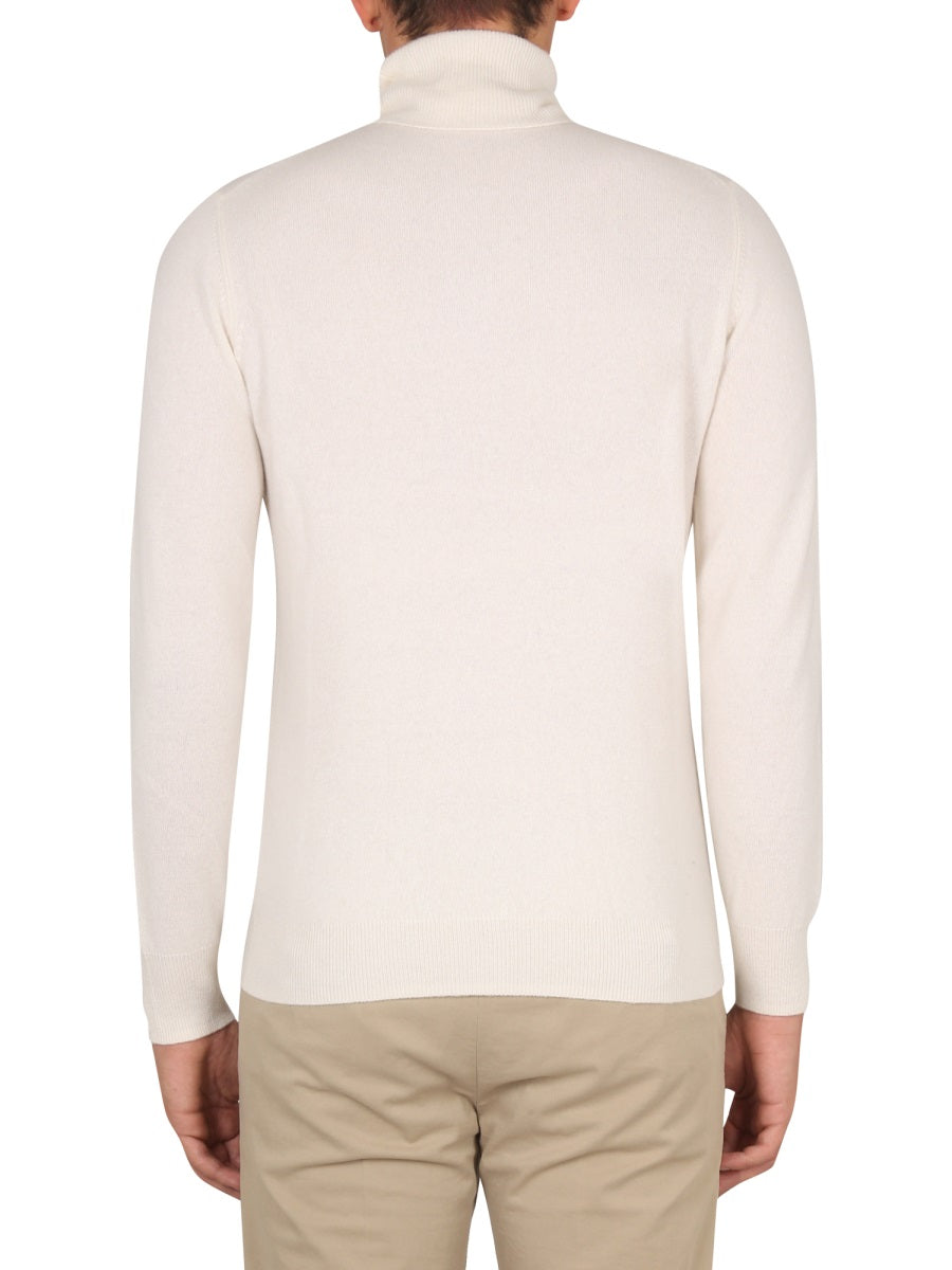 TURTLENECK SWEATER