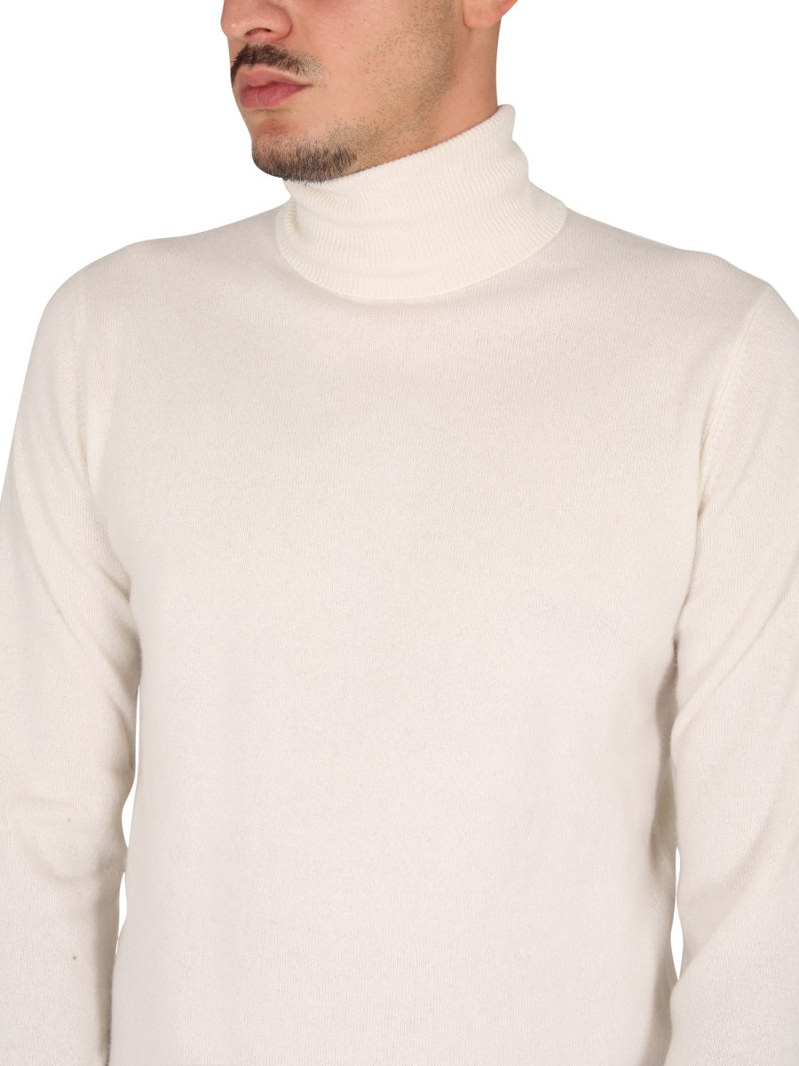 TURTLENECK SWEATER