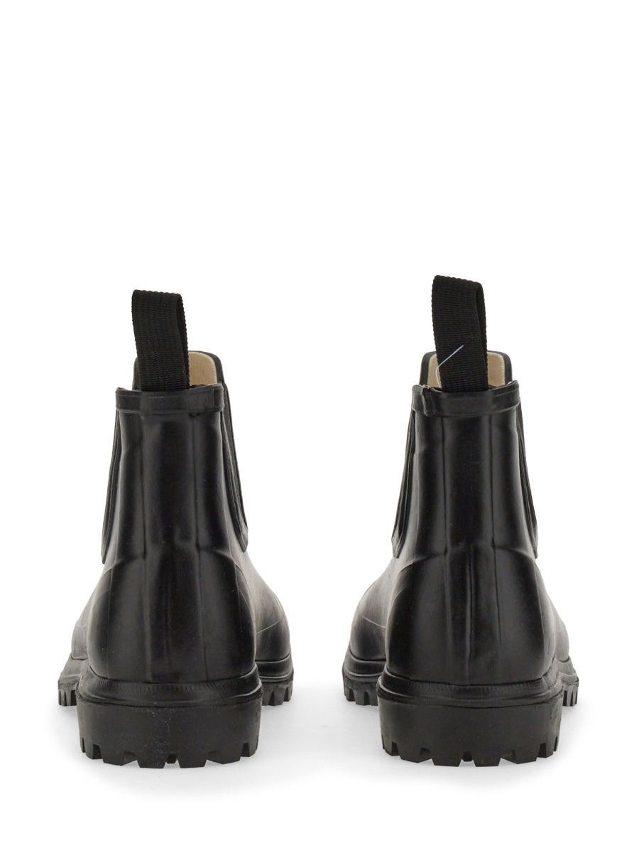 RUBBER BOOT