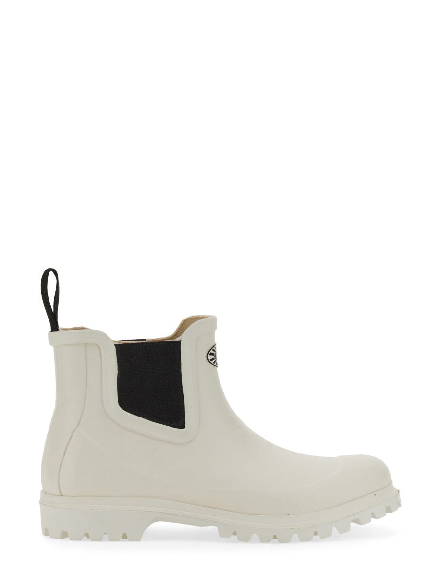 RUBBER BOOT