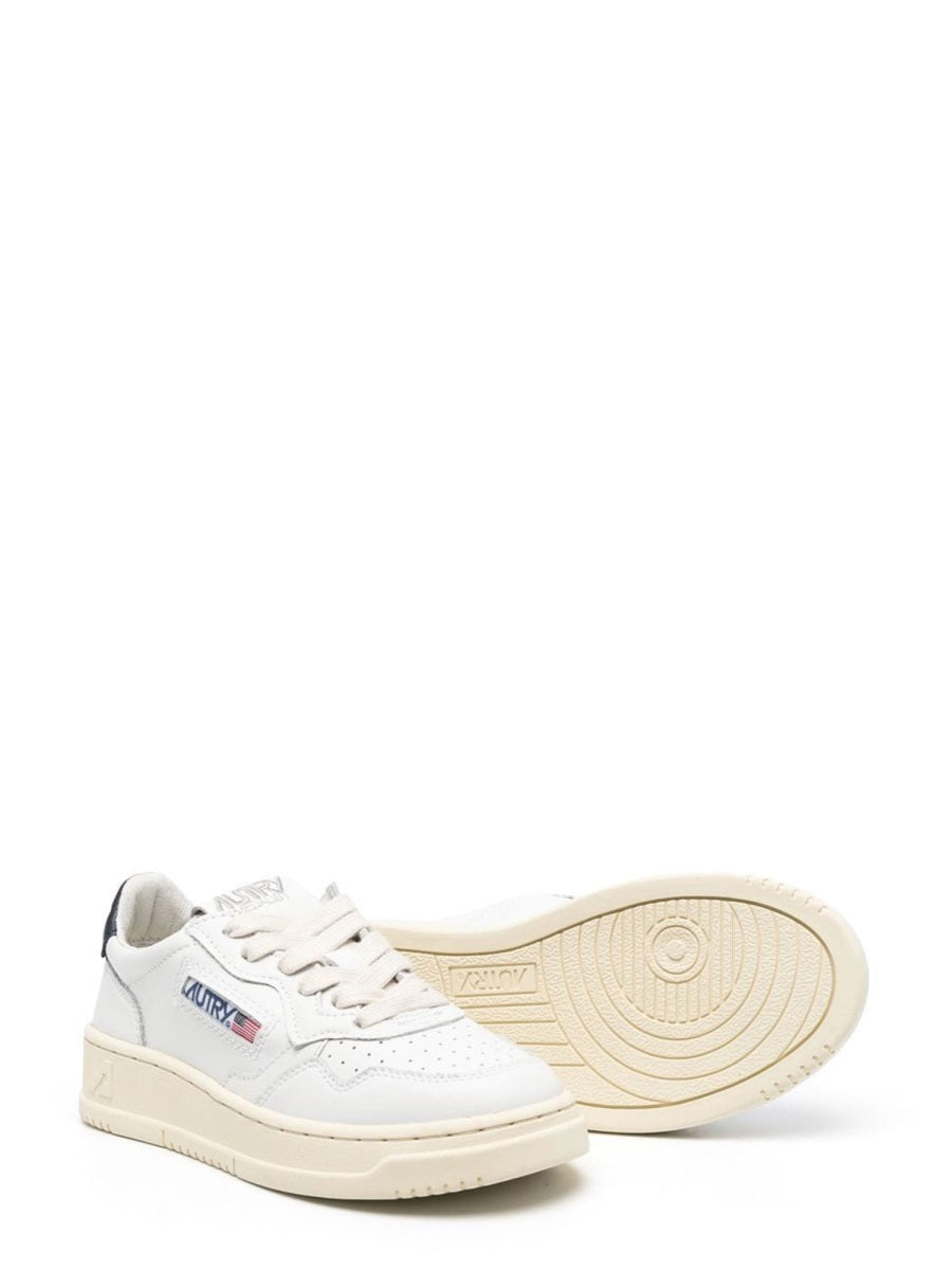 CONTRASTING HEEL SNEAKER