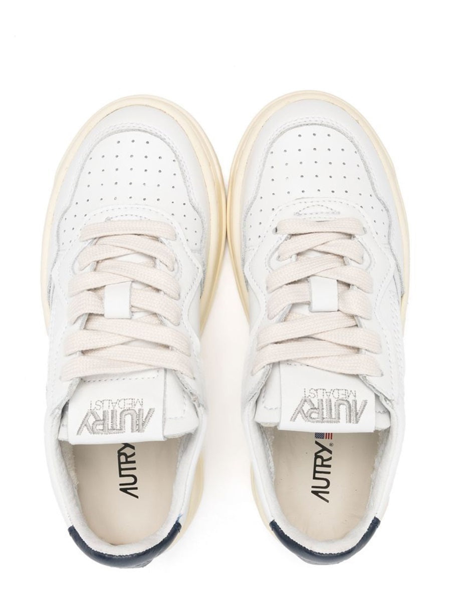 CONTRASTING HEEL SNEAKER