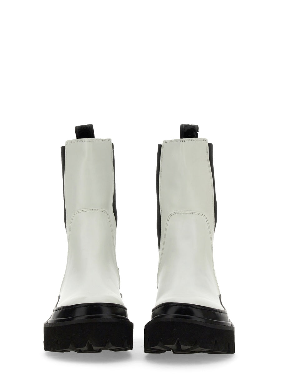 BEATLE BOOT