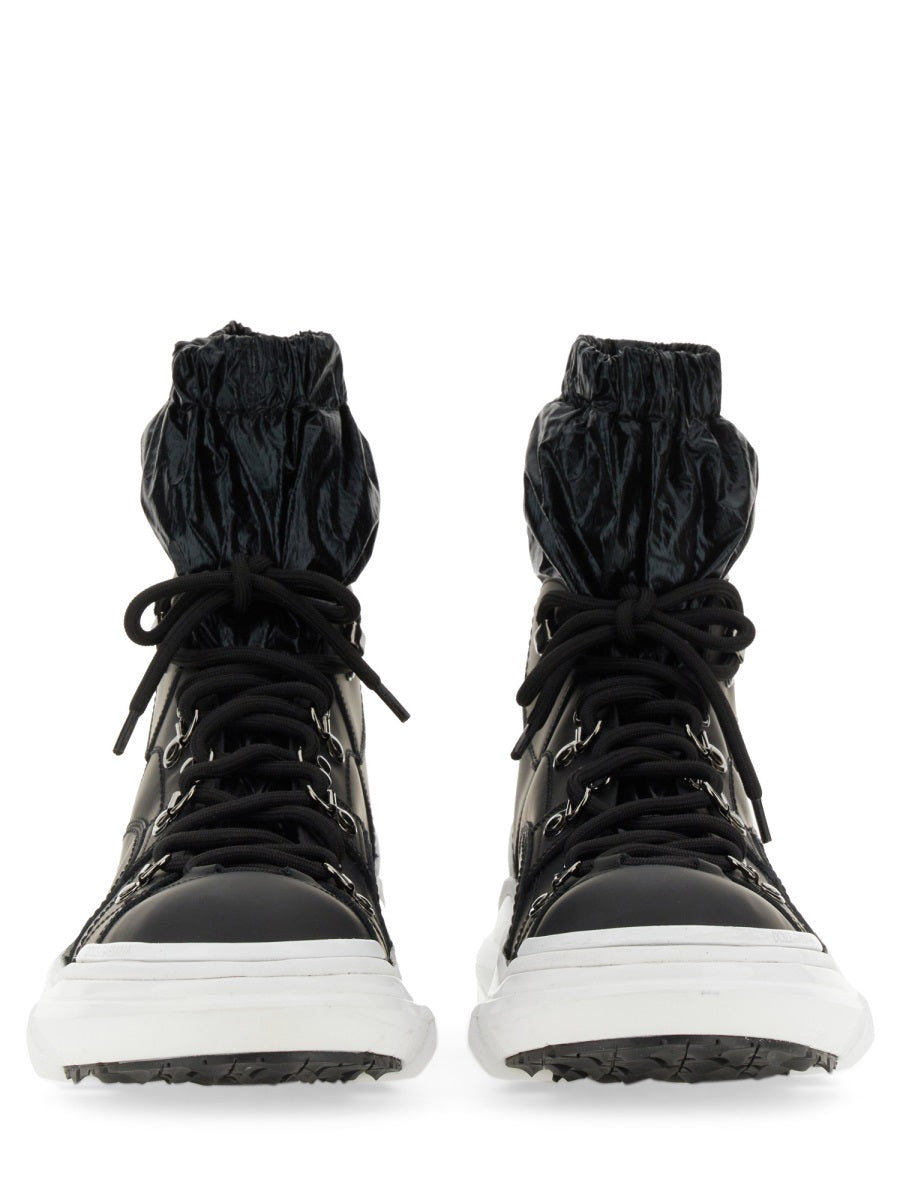 LACE-UP BOOT