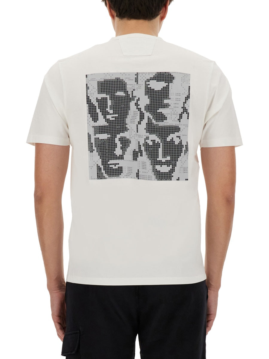 T-SHIRT WITH LOGO