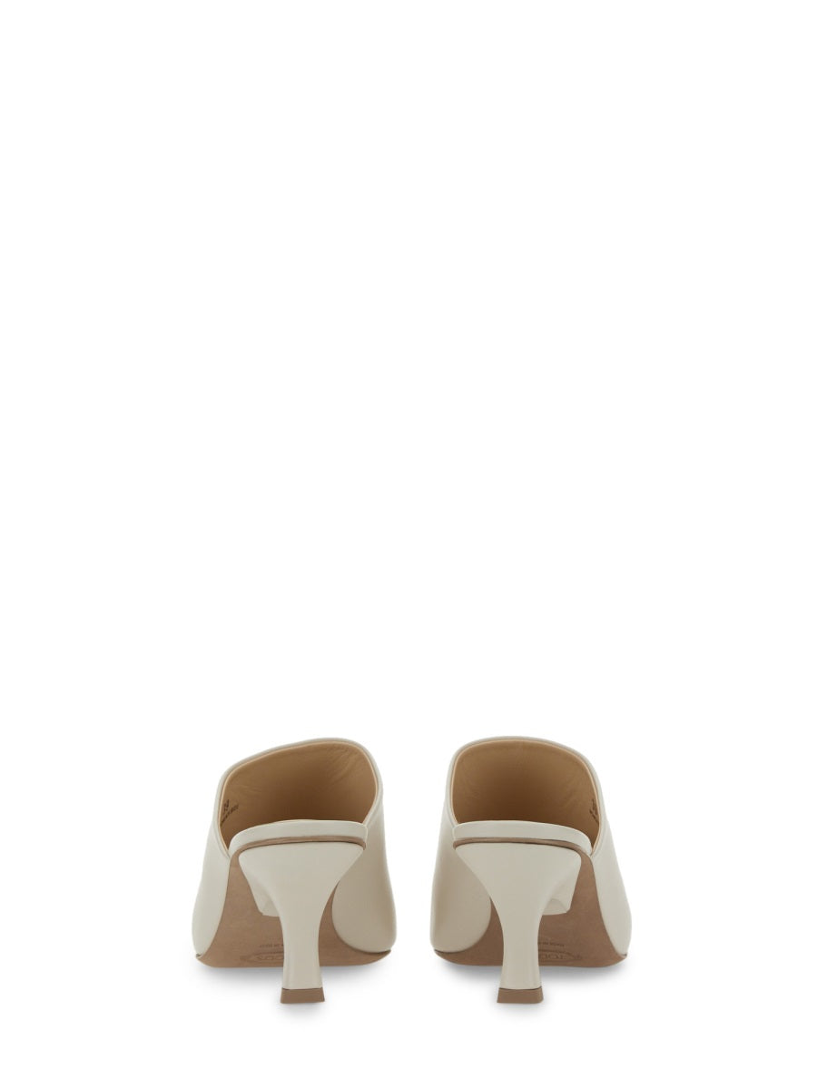 LEATHER SANDAL