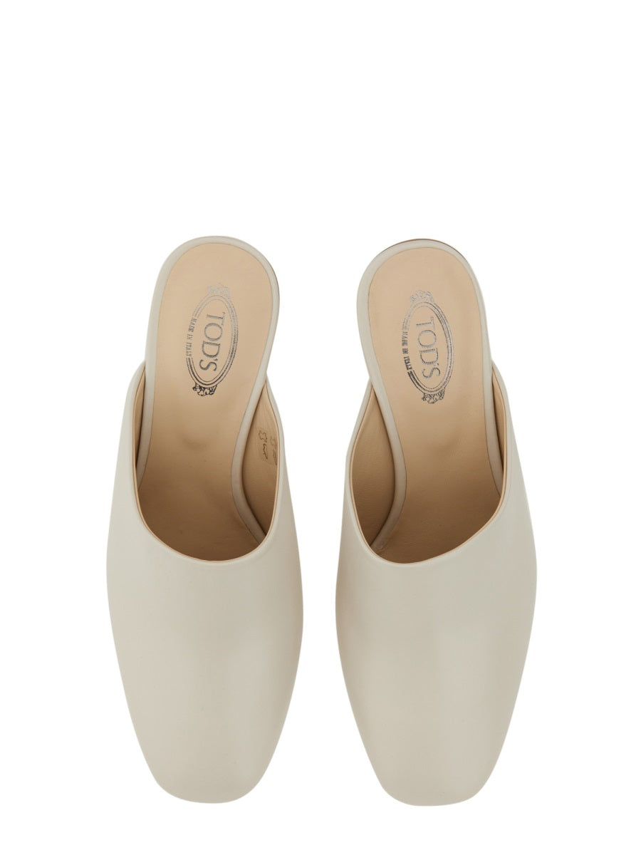 LEATHER SANDAL