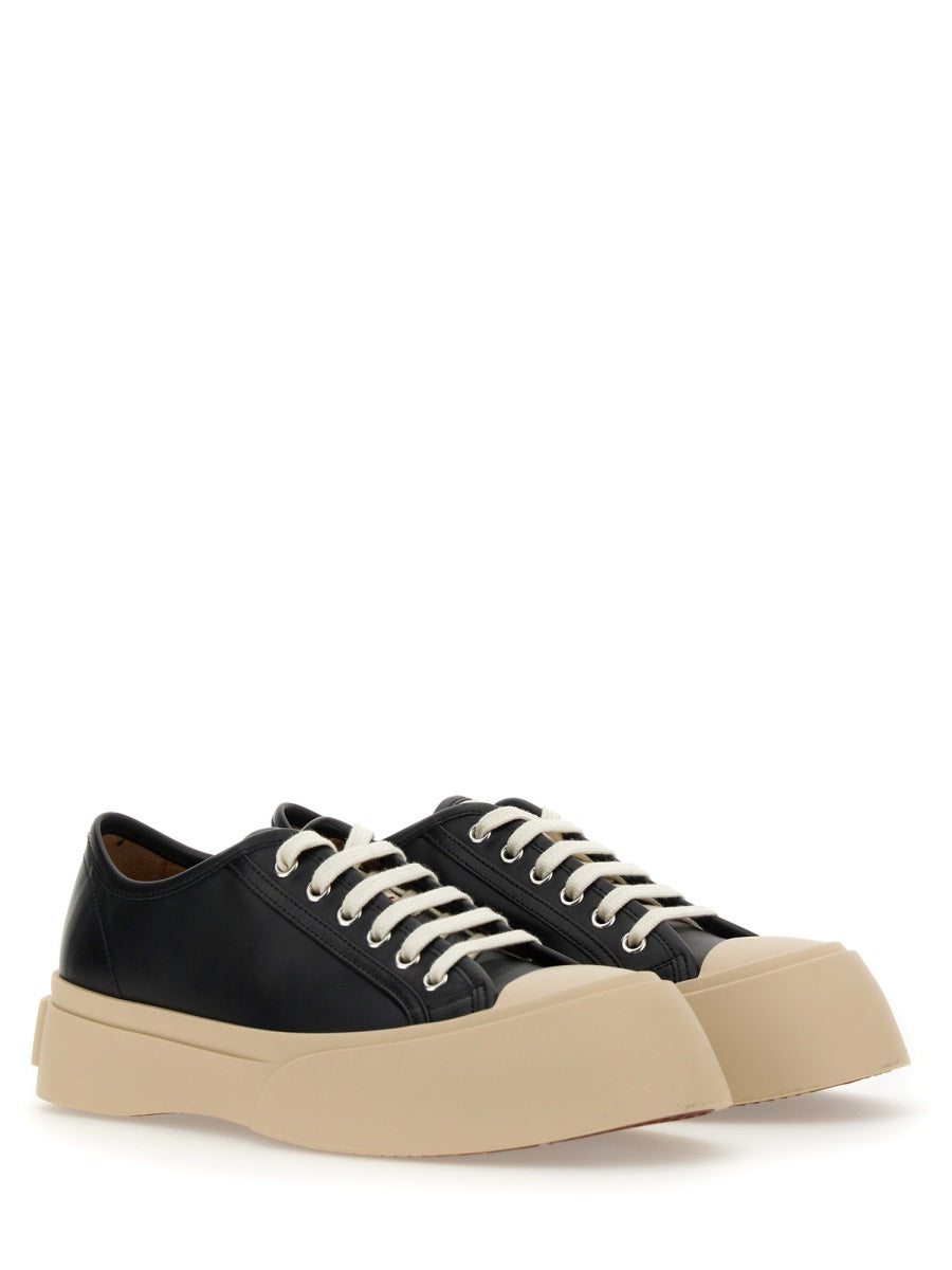 LEATHER SNEAKER
