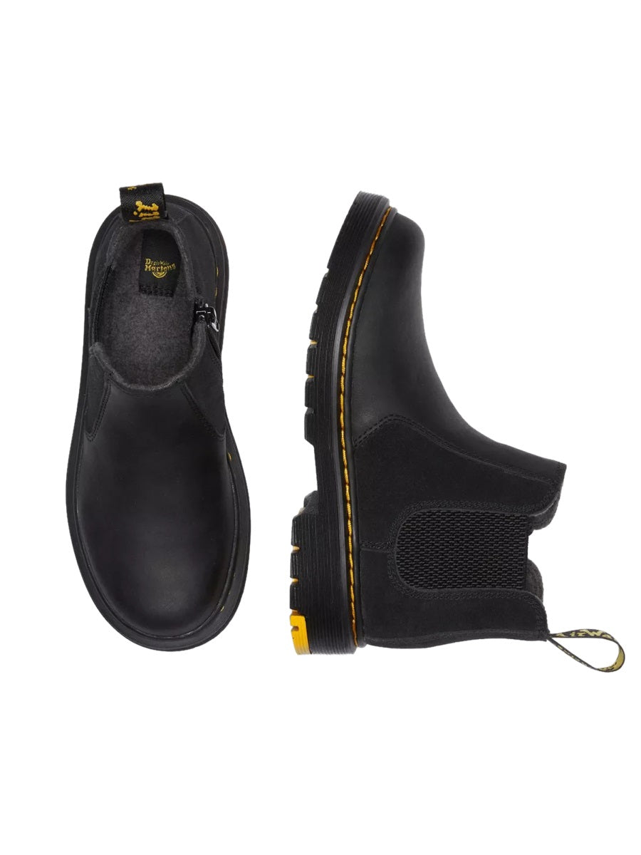 CHELSEA BOOTS.