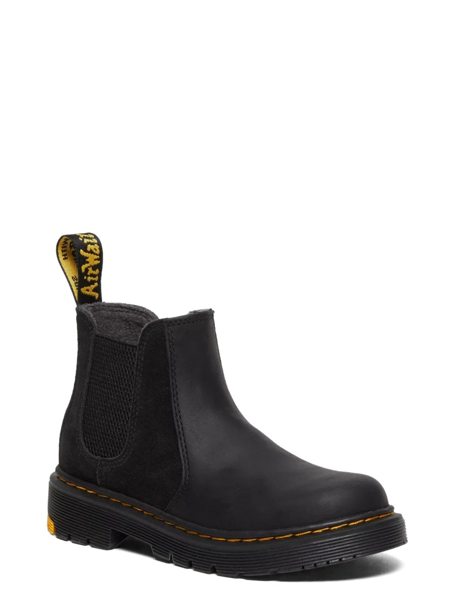 CHELSEA BOOTS.