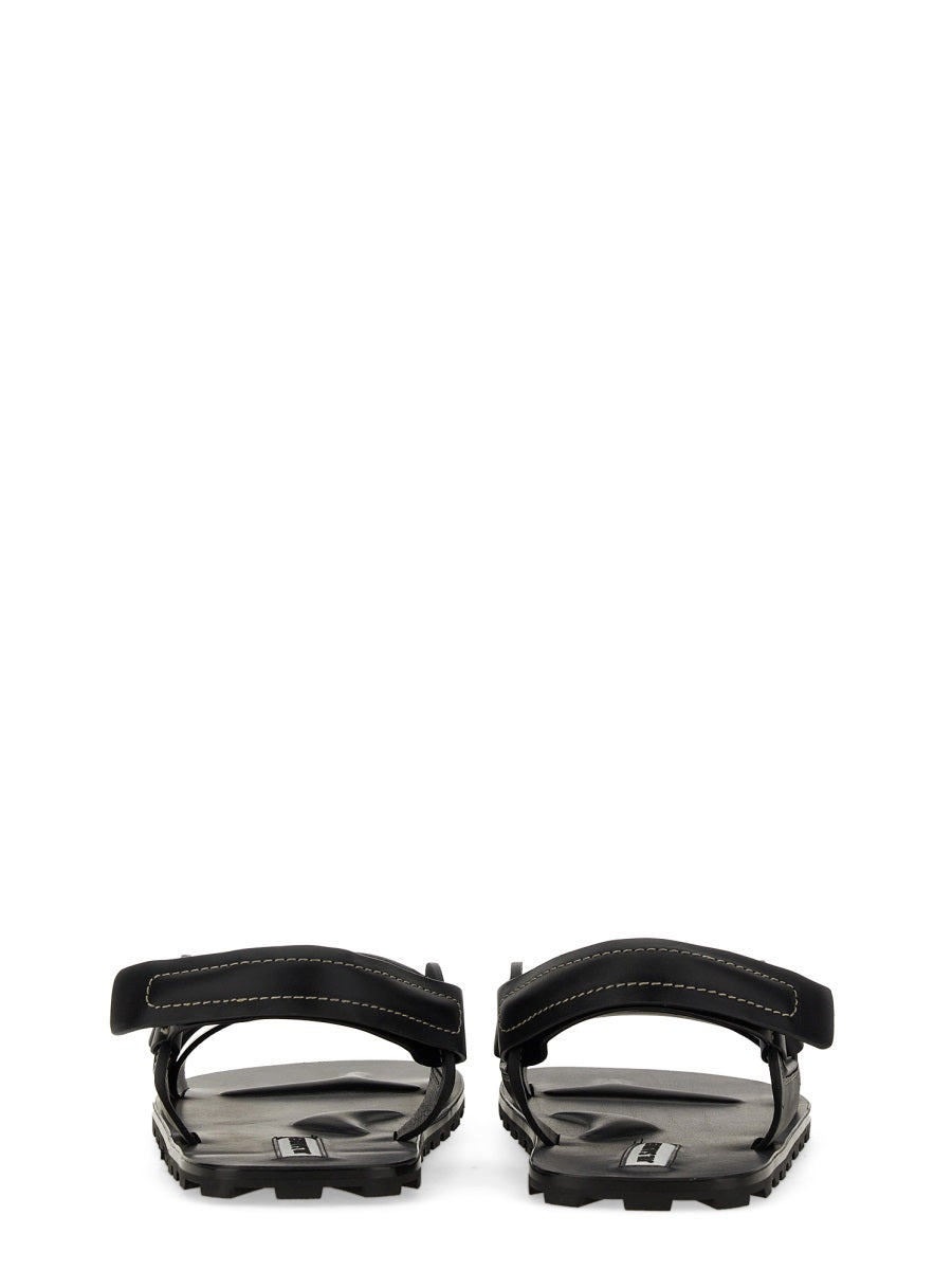 LOW SANDAL.