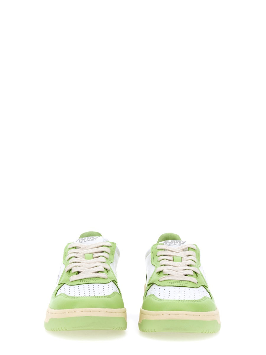 MEDALIST LOW SNEAKER
