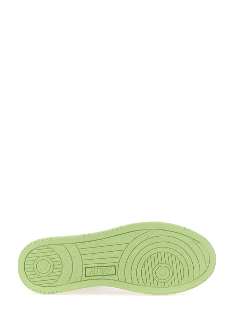 MEDALIST LOW SNEAKER
