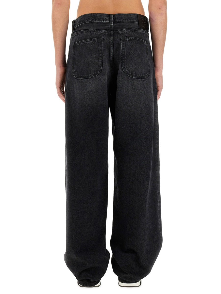 LOOSE FIT JEANS
