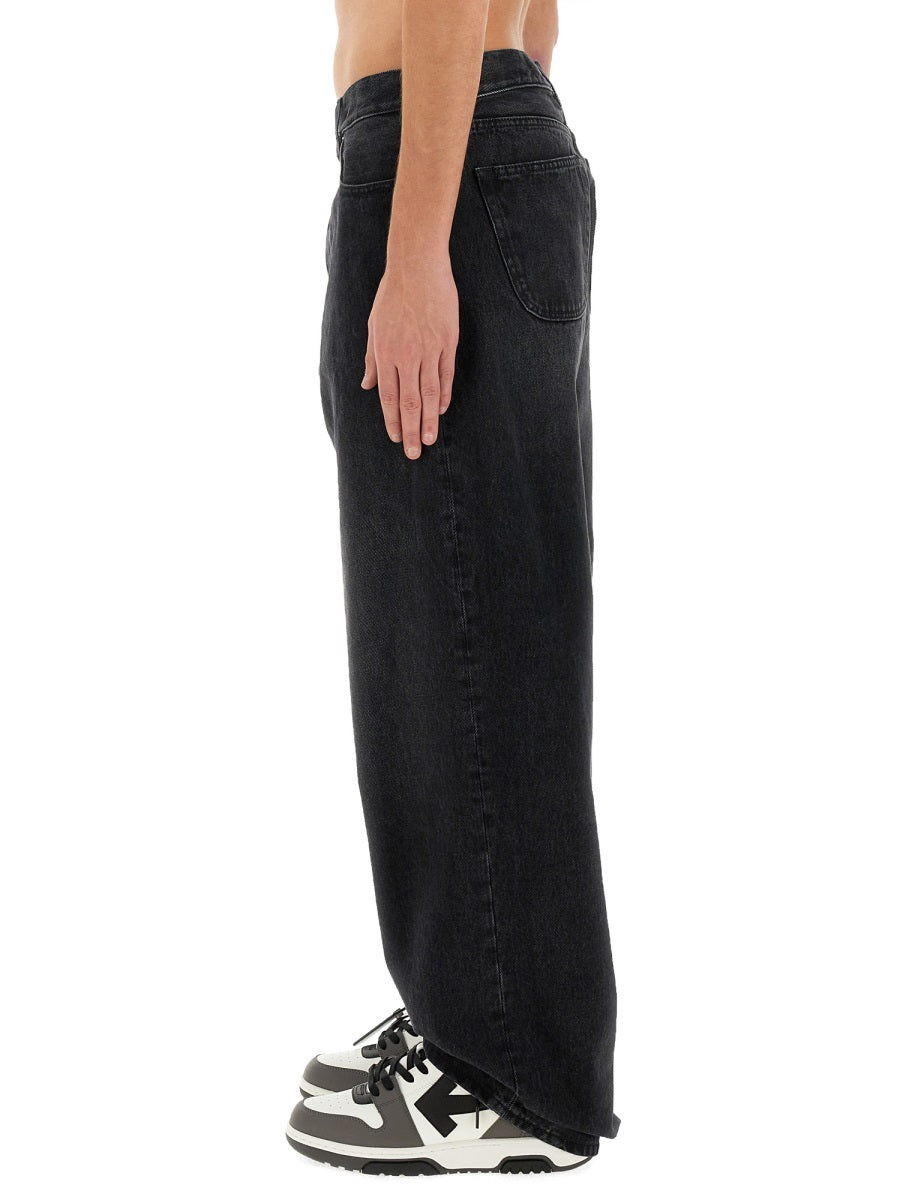 LOOSE FIT JEANS